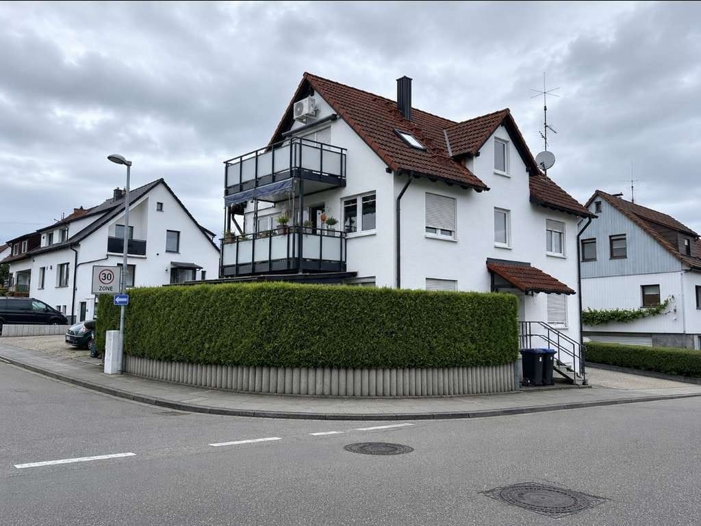 Immobilie in Neuhausen auf den Fildern - Lichtdurchflutetes Wohnglück mit sonnigem Südbalkon in zentraler Lage - Bild 0
