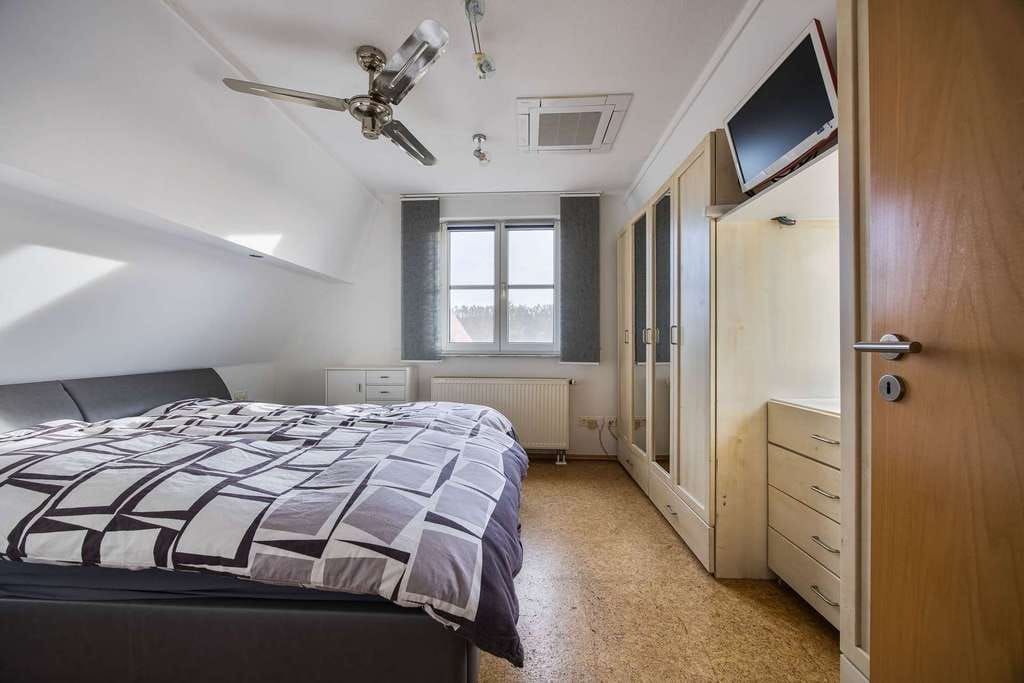 Immobilie in Diespeck - Gepflegtes Dreifamilienhaus - Ideal für Mehrgenerationenwohnen - Bild 4