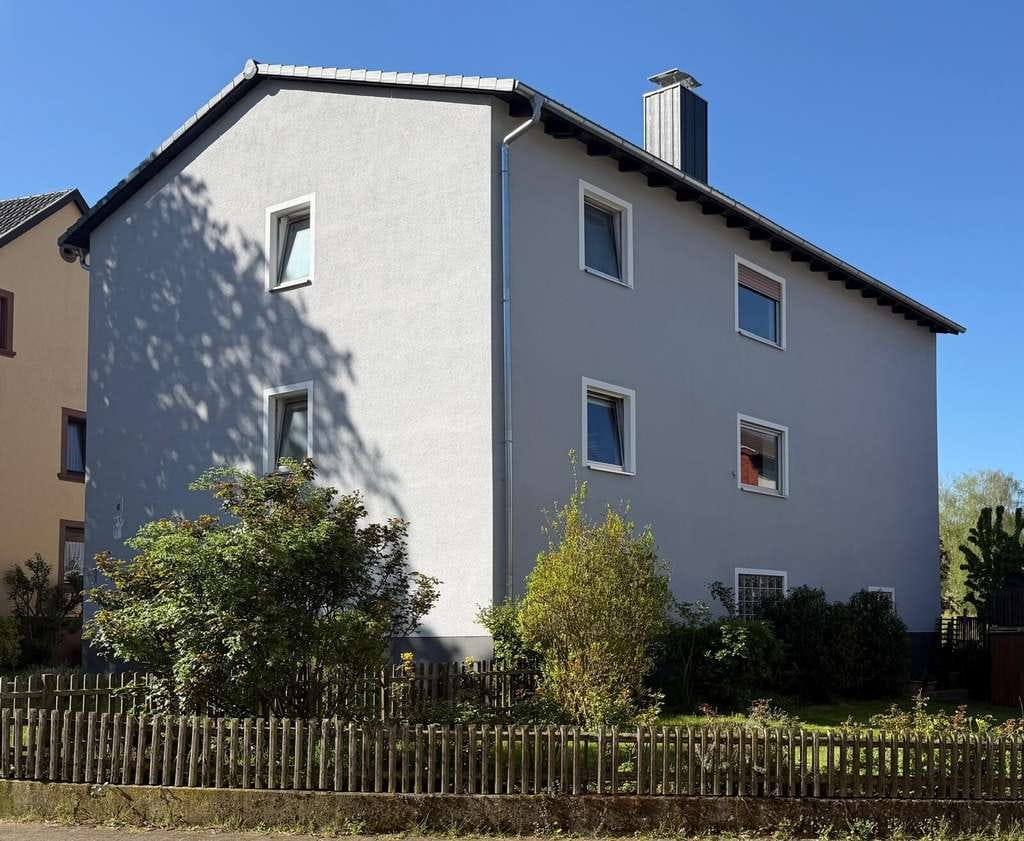 Immobilie in Althornbach - Großzügiges 1-2 Familienhaus mit viel Ausbaupotenzial in idyllischer Lage - Bild 1