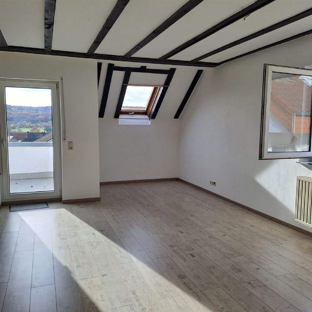 Immobilie in Gründau - Helle 2-Zimmer Wohnung mit gemütlicher Loggia und tollem Ausblick - Bild 3