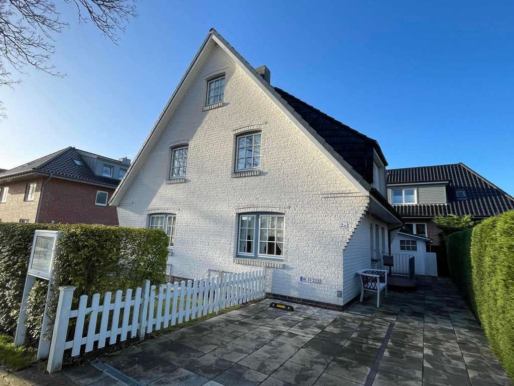 Immobilie in Wyk auf Föhr - Gepflegtes  und vollständig unterkellertes Einfamilienhaus in ruhiger Wohnlage - Bild 2