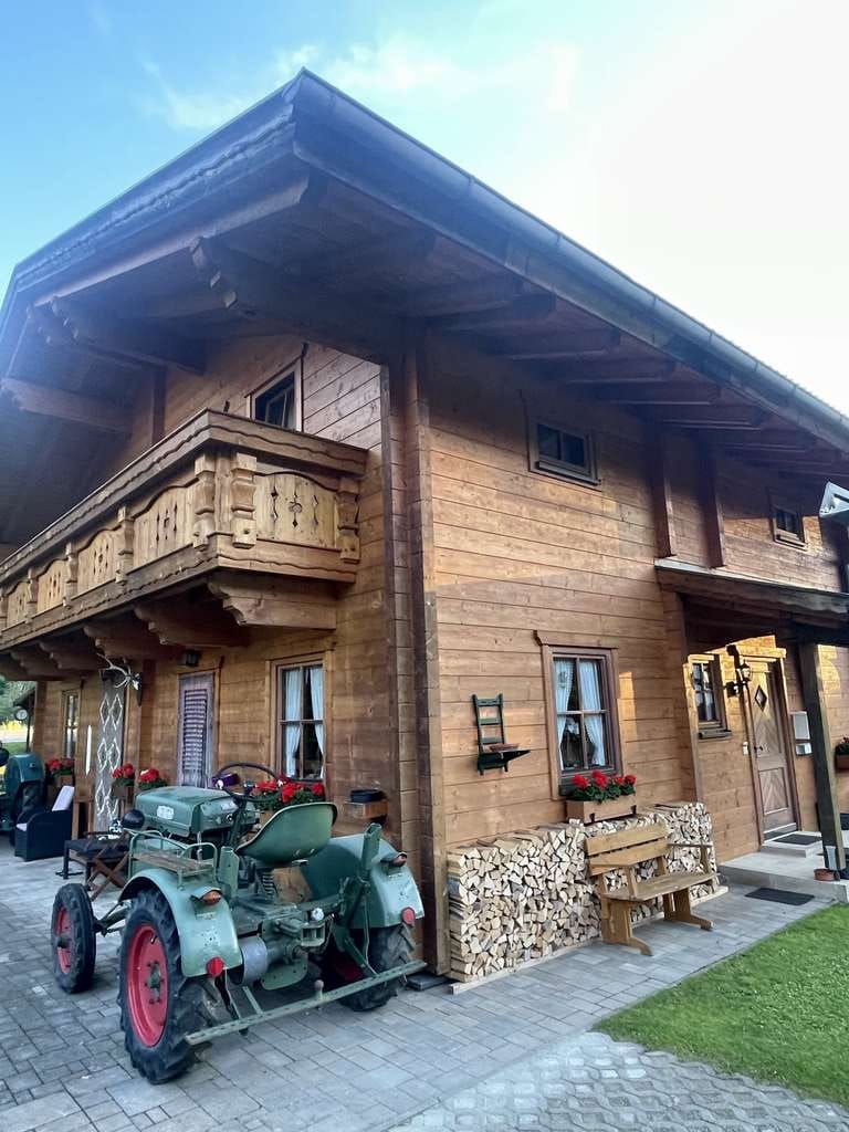 Immobilie in Bayrischzell - Alpenidylle in Bayrischzell – Exklusives Chalet mit Kamin, Balkon und traumhaftem Grundstück - Bild 2