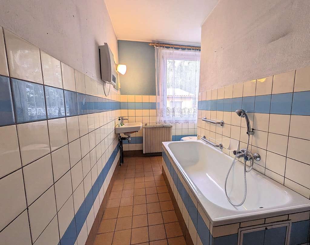 Immobilie in Lübben (Spreewald) - Einfamilienhaus und großzügiges Grundstück mit viel Potenzial in begehrtester Lage von Lübben - Bild 4