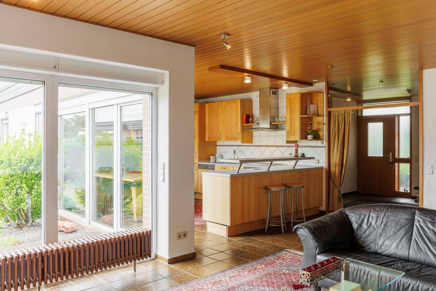 Immobilie in Uhingen - Wohnen in traumhafter Ortsrandlage – Großzügiger Bungalow mit separater Wohnung, herrlichem Fernblick und viel Privatsphäre - Bild 3