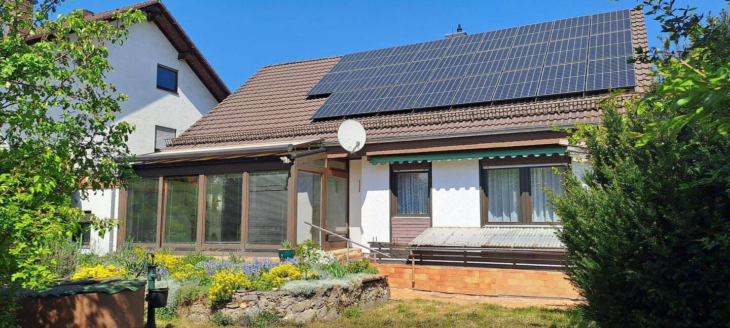Immobilie in Ubstadt-Weiher - Ubstadt ***  Großzügiges Ein- bis Zweifamilienhaus mit Wintergarten und sonnigem Südgarten in zentraler Lage! - Bild 3