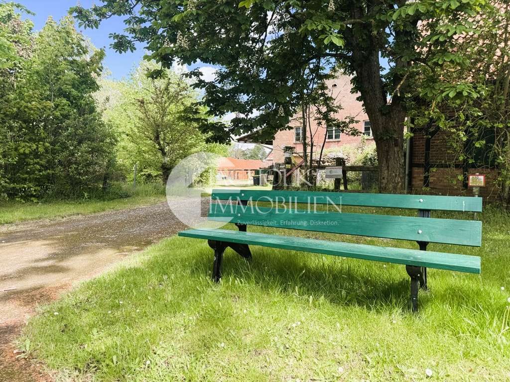 Immobilie in Bergen an der Dumme - Historische Hofstelle mit über 2 Hektar Land – Sanierungsobjekt mit freiem Blick in die Feldmark - Bild 0