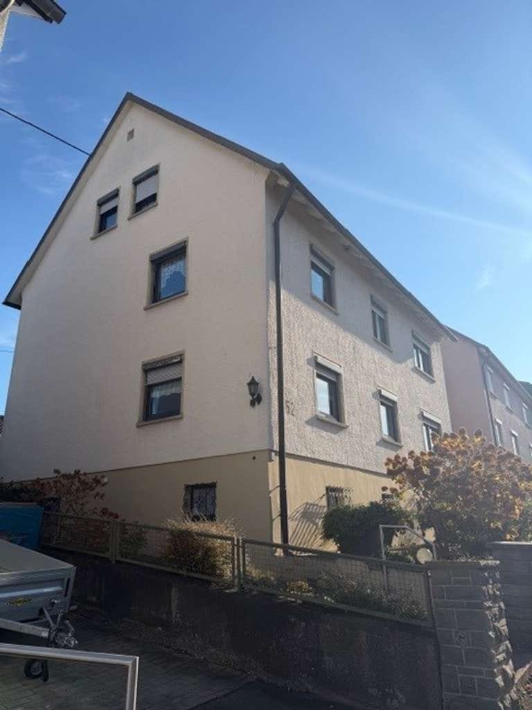 Immobilie in Pfullingen - Freistehendes 3-Familienhaus mit Garten in ruhiger Wohnlage von Pfullingen - Bild 3
