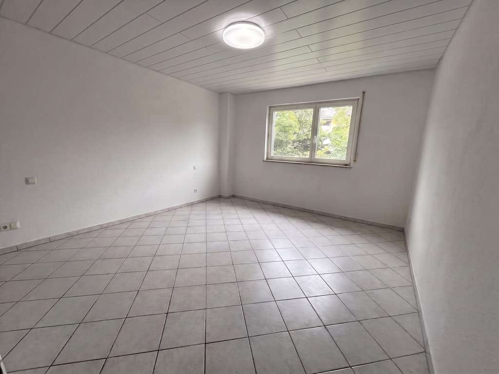 Immobilie in Ettlingen - Renditestarke 2-Zimmer-Anlagewohnung in gefragter Lage von Ettlingenweier - Bild 1