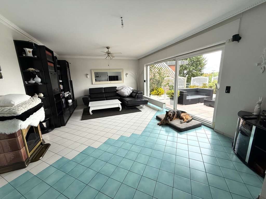 Immobilie in Oberursel - Wohn- und Geschäftshaus in sehr guter Lage (S-Bahn) Großer Showroom + Penthouse mit Dachterrasse! - Bild 4