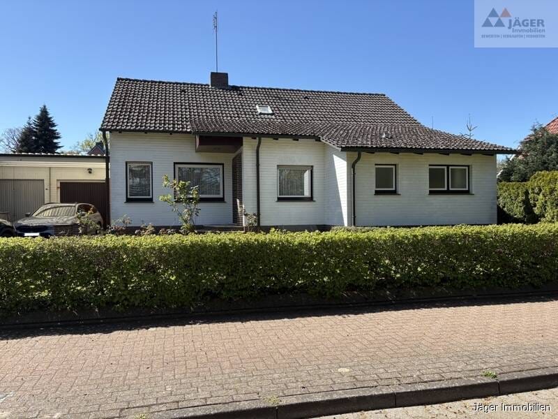 Immobilie in Hude (Oldenburg) - Top-Lage: EFH mit Sanierungsbedarf - Bild 0