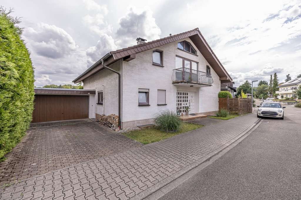 Immobilie in Walzbachtal - Ihr neues Zuhause in Jöhlingen- Einfamilienhaus mit ELW zum Wohlfühlen - Bild 0