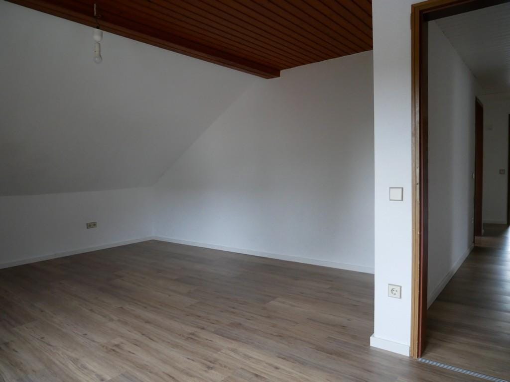 Immobilie in Bad Kissingen - gepflegte 3-Zimmer-Eigentumswohnung mit Garage u. Stellplatz v. d. Garage in Bad Kissingen-Stadtteil - Bild 1