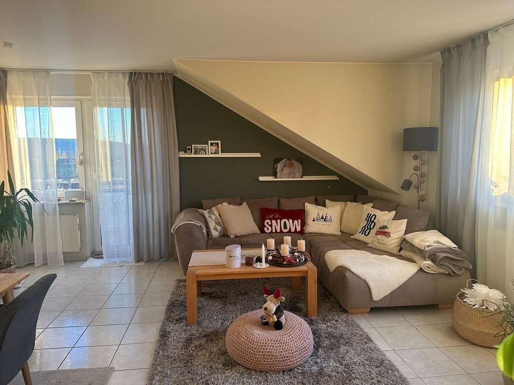 Immobilie in Roxheim - moderne 2,5-Zimmer-Dachgeschoss-Wohnung mit herrlicher Fernsicht - Bild 1