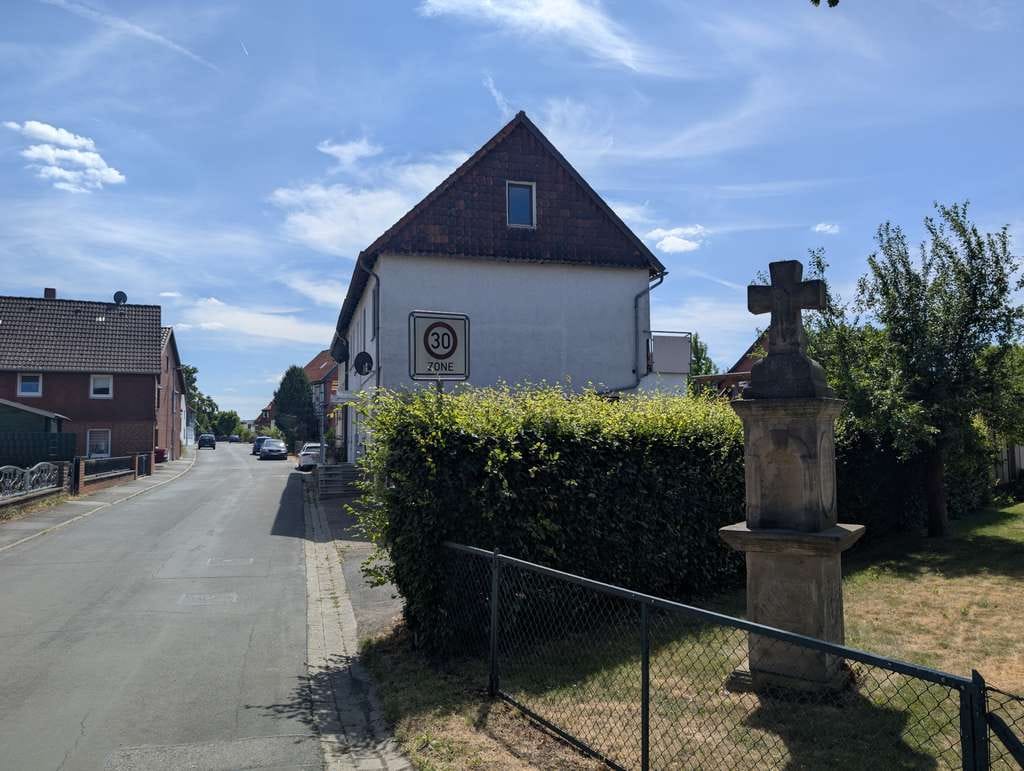 Immobilie in Schellerten - Sanierungsbedürftiges Reihenendhaus mit Potenzial! (MA-1020-51) - Bild 3