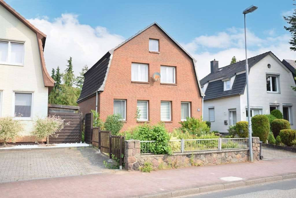 Immobilie in Stockelsdorf - Anlageobjekt oder großes Eigenheim sucht neuen Besitzer - Bild 1
