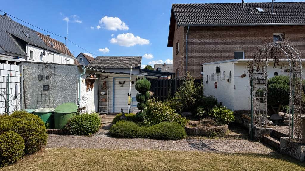 Immobilie in Kruft - Gepflegtes Einfamilienhaus mit Garage und sonnigem Garten in ruhiger Wohnlage - Bild 3