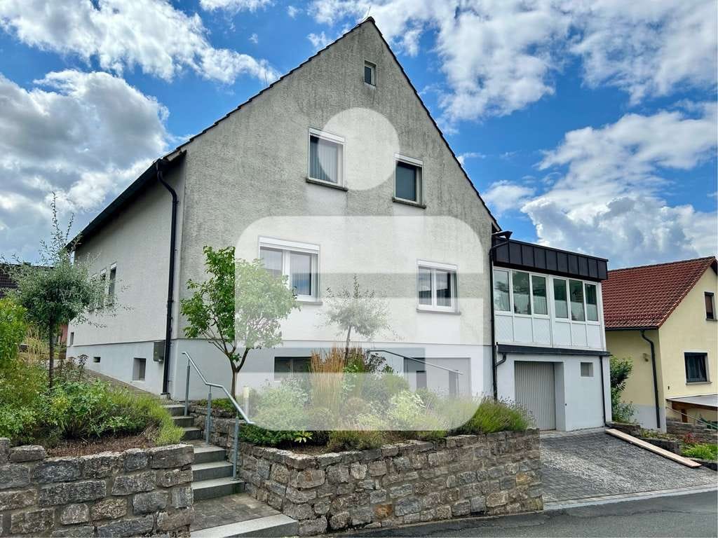 Immobilie in Schlüsselfeld - Älteres EFH in Schlüsselfeld-Aschbach...Altbau trifft Möglichkeiten - großes Wohnhaus mit Spielraum - Bild 0