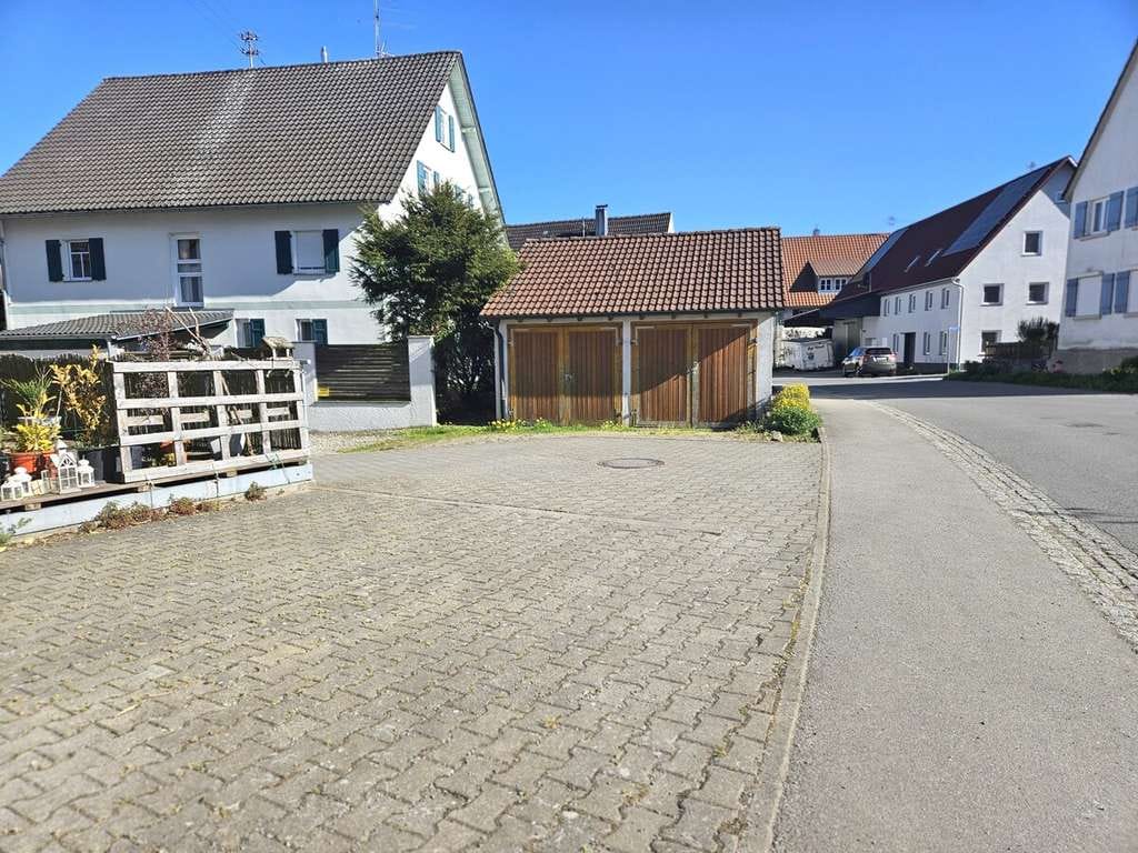 Immobilie in Bad Saulgau - Charmantes Zweifamilienhaus mit viel Platz und Potenzial – liebevoll saniertes ehemaliges Bauernhaus - Bild 3
