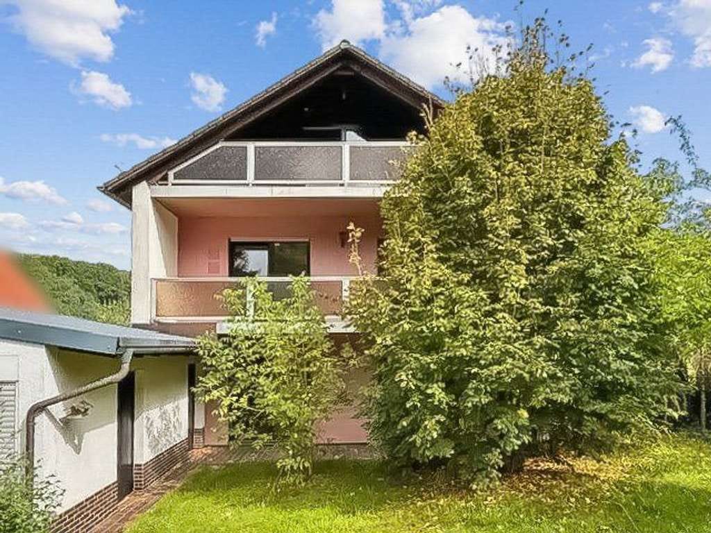 Immobilie in Eppenbrunn - Ruhe und Ausblick - Zweifamilienhaus mit Ausbaupotential in schöner Lage von Eppenbrunn - Bild 0