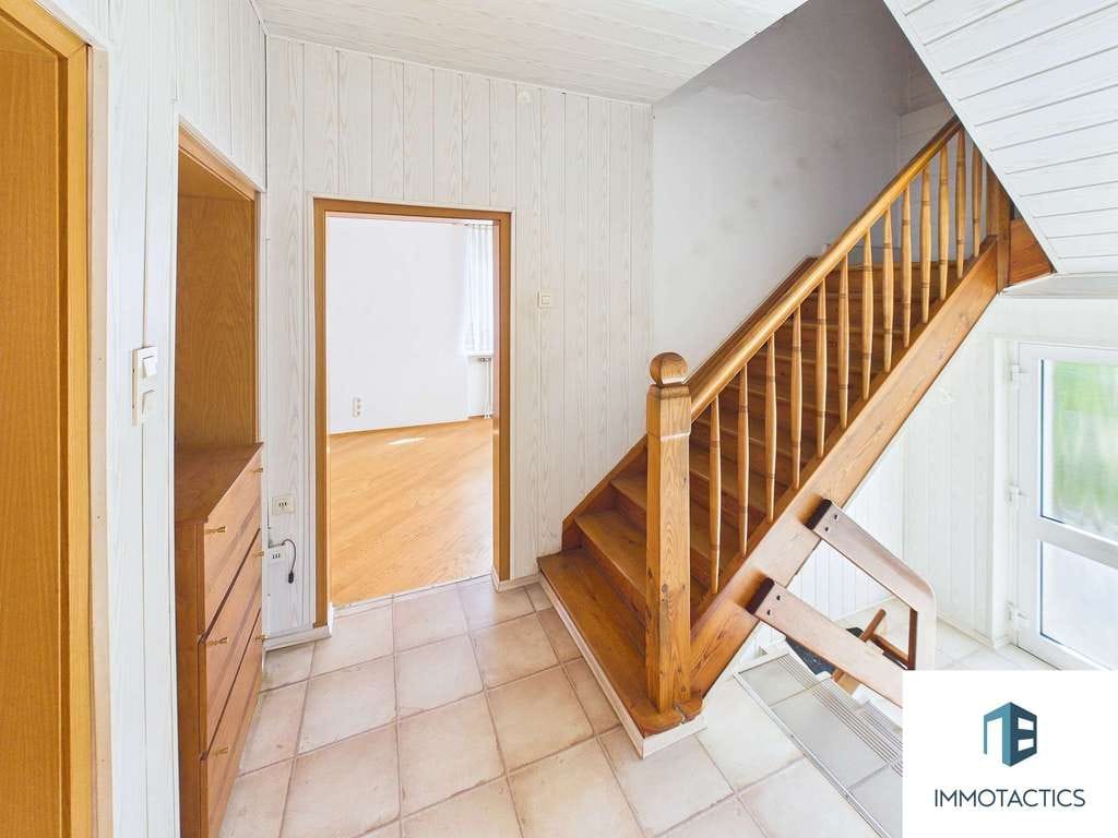 Immobilie in Hargesheim - Einfamilienhaus in Hargesheim mit Hof, Keller, Doppelgarage und viel Raum für eigene Pläne - Bild 1