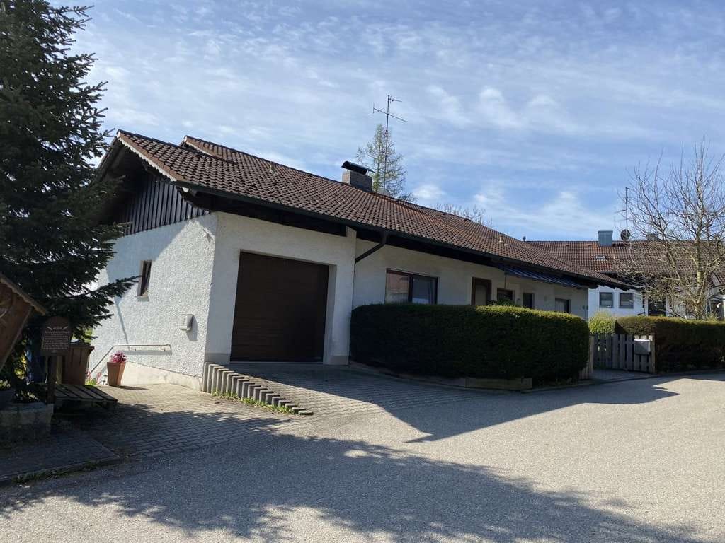 Immobilie in Bad Birnbach - Perfektes Zweifamilienhaus in ruhiger Seitenlage / Hirschbach - Bild 1