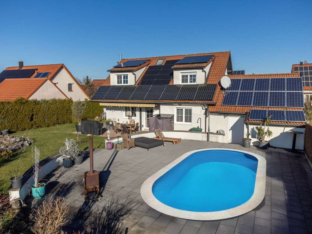 Immobilie in Boos - Komfortables Einfamilienhaus in ruhiger Lage mit Pool, Sauna und Doppelgarage - Bild 4