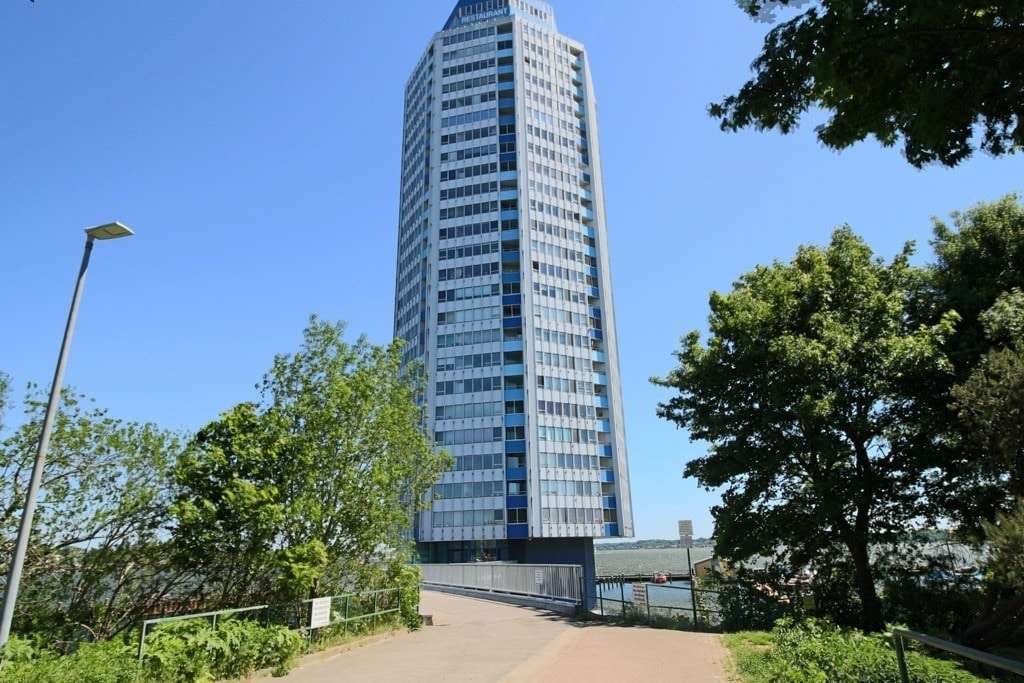 Immobilie in Schleswig - Vermietete 1-Zimmer-Eigentumswohnung im 11. Stock des Wikingturms! - Bild 1
