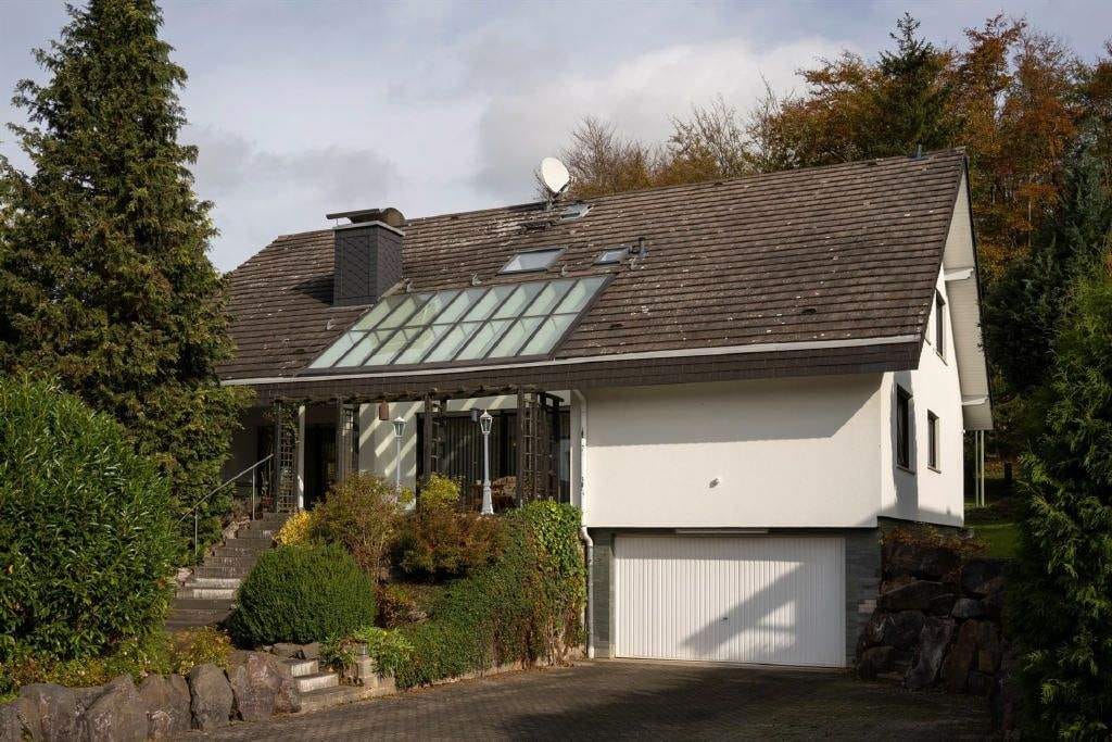 Immobilie in Vöhl - Top gepflegtes, schönes 1-2 Familienhaus in bester Lage vor den Toren Korbachs - Bild 2