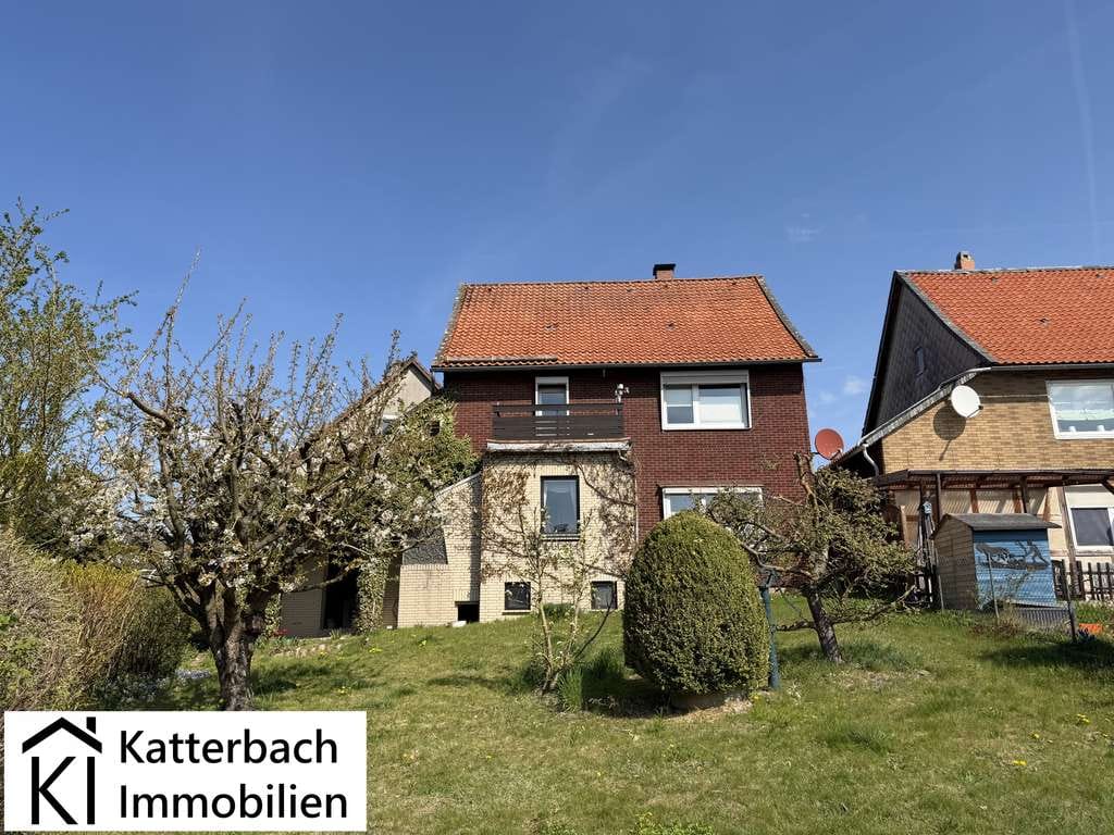 Immobilie in Seesen - Gemütliches Einfamilienhaus mit Garage und schönem Grundstück in Rhüden - Bild 0