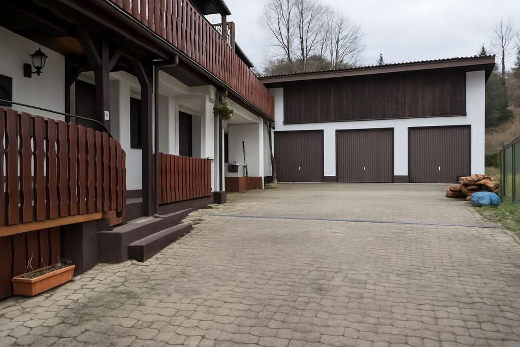 Immobilie in Gaggenau - Idyllisches Zweifamilienhaus mit Garagen und viel Nutzfläche in Gaggenau-Michelbach

 - Bild 3