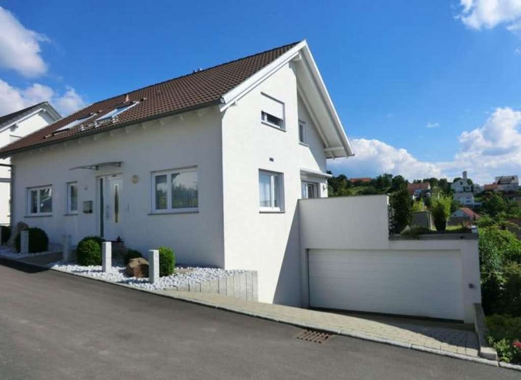 Immobilie in Aichelberg - Anwesen mit unverbaubarem Panorama in Aichelberg – Pool, Spa & Einliegerbereich - Bild 0