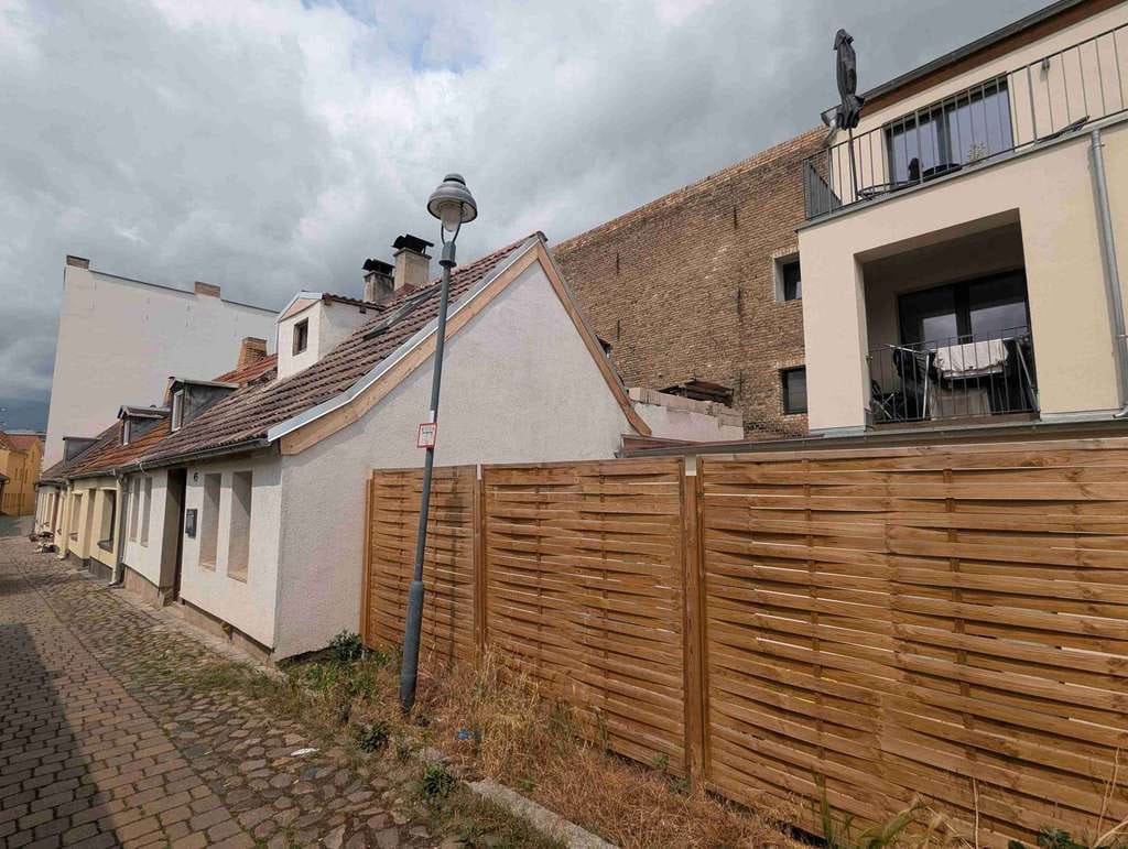 Immobilie in Nauen - Stadthaus, teilsaniert, noch einiges zu tun, aber zentral! - Bild 0