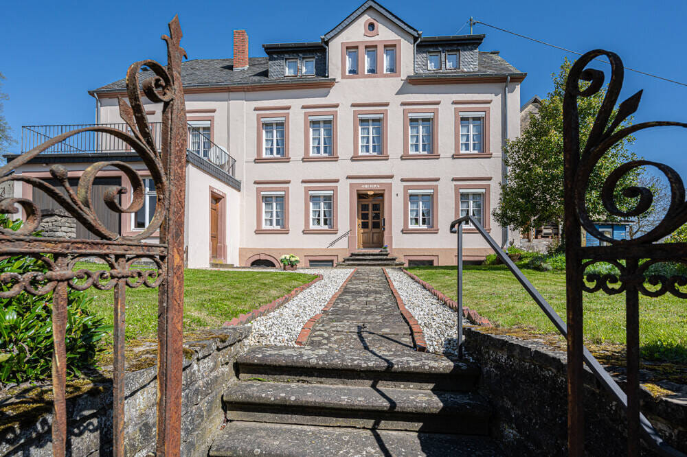 Immobilie in Sülm - Liebevolles Bauernhaus aus 1834 mit Nebengebäuden und schönem Garten. - Bild 0