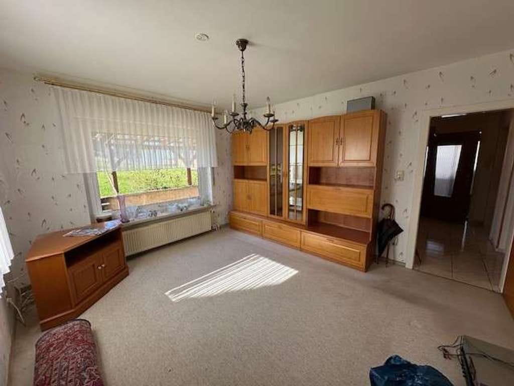 Immobilie in Hohenstein - Freistehendes Haus (3 Wohneinheiten/ 2 Garagen) in Breidhardt!  Eckgrundstück 870m² ! - Bild 4