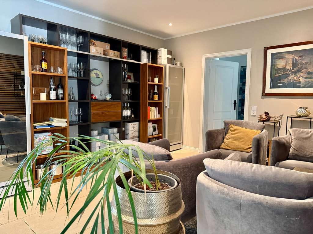 Immobilie in Stöckse - Modernes Wohngefühl auf einer Ebene–Traum-Bungalow mit Weinbereich & Terrassenparadies! - Bild 3