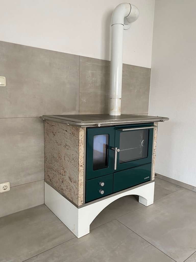 Immobilie in Burgau - Sonnige Wohnung mit 4,5 Zimmer, Schreinerküche & Stellplätzen I Ideal für Anleger & Eigennutzer - Bild 2