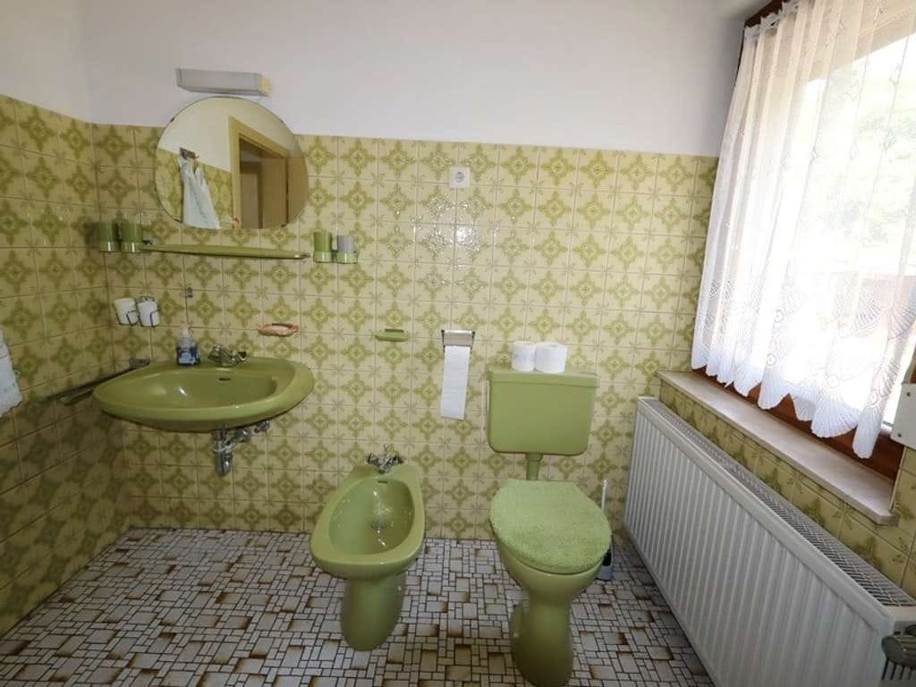 Immobilie in Horschbach - Geräumiges Zweifamilienhaus mit Gestaltungsmöglichkeiten - Bild 4