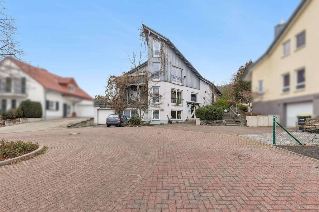 Immobilie in Bad Nauheim - Energieeffizientes Einfamilienhaus mit Einliegerwohnung & Appartement im Dachgeschoss 🌹 - Bild 2