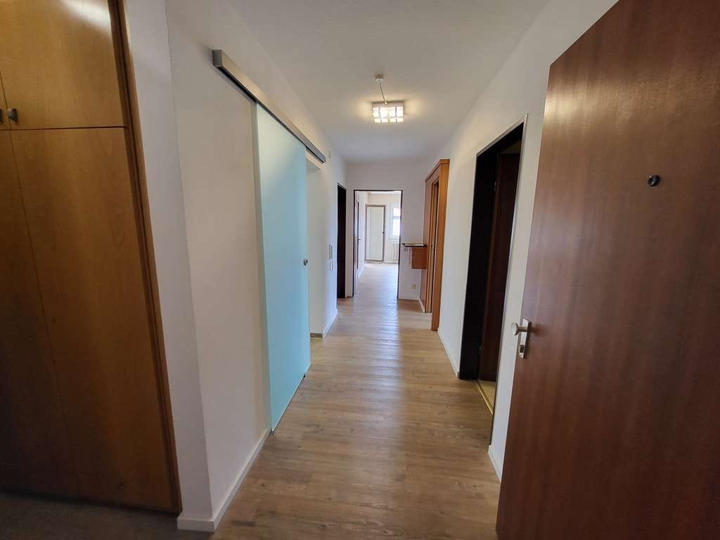Immobilie in Aidlingen - Einziehen & Wohlfühlen: Helle 3-Zimmer-Wohnung mit modernem Bad & Balkone in gepflegter Wohnanlage - Bild 3