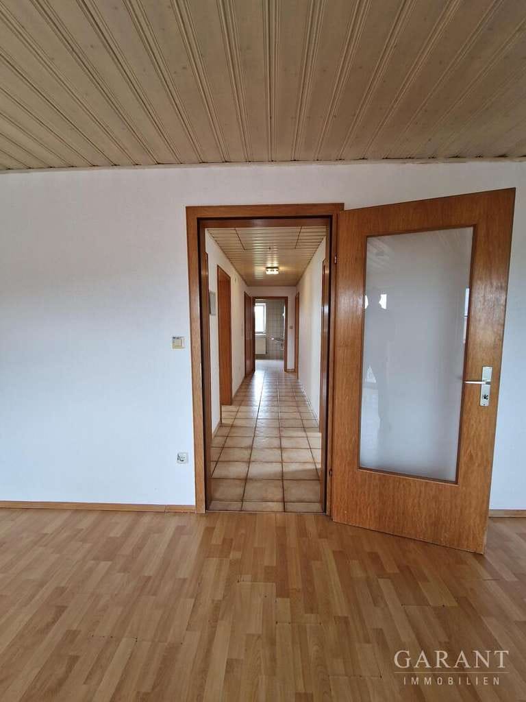 Immobilie in Hutthurm - Charmante 3 Zimmer-Dachgesschoss-Wohnung mit Balkon - Bild 3