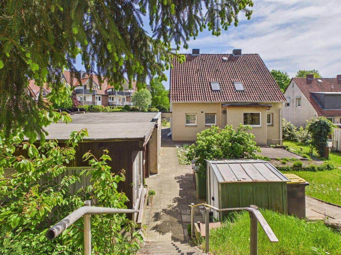 Immobilie in Bad Fallingbostel - 1-2 Familienhaus mit Doppelgarage  & XL Grundstück - Bild 1