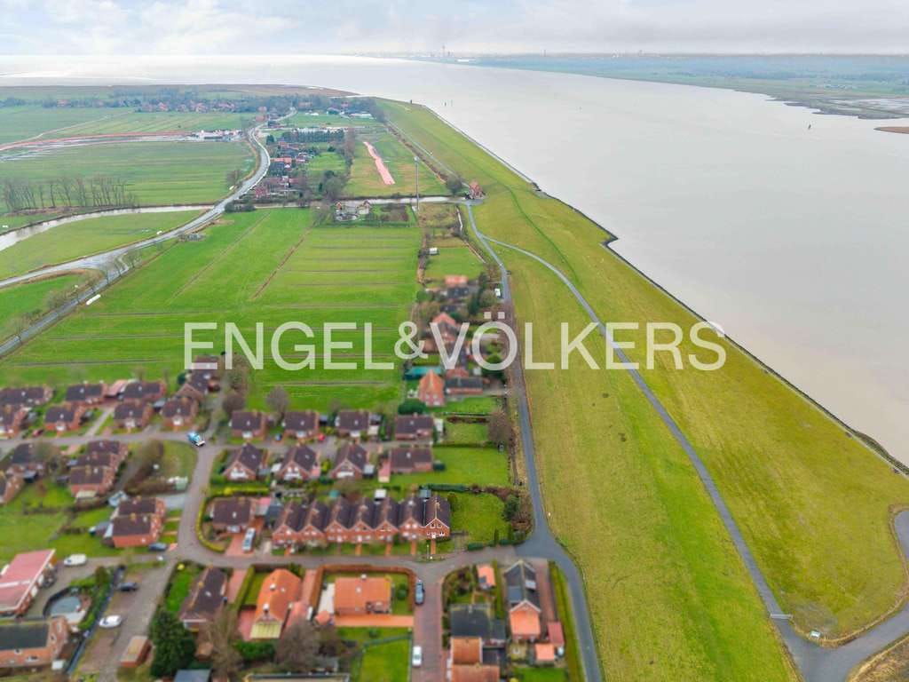 Immobilie in Zingst - Schönes Ferienhaus in ruhiger Lage im Fischerdorf Ditzum - Bild 1