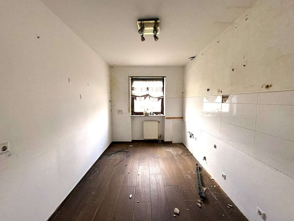 Immobilie in Landau in der Pfalz - Großzügige 4-Zimmer-Wohnung mit Balkon, Garage & viel Potenzial in Landau - Bild 1