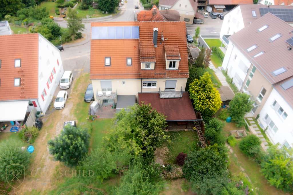 Immobilie in Hochdorf - Stilvoll kernsaniertes Bauernhaus mit Garten, Terrasse, 2x Carports & Gewölbekeller - Bild 1
