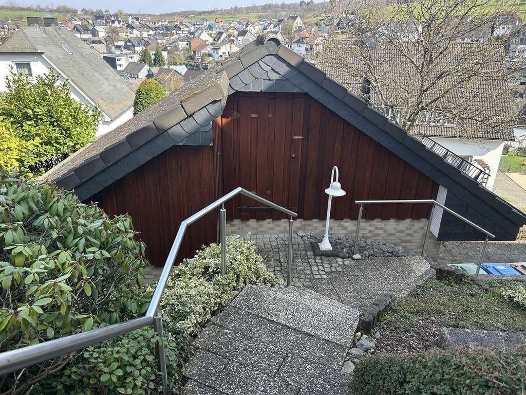 Immobilie in Wilnsdorf - Geräumiges Familienhaus mit Garten in Wilgersdorf - Bild 1