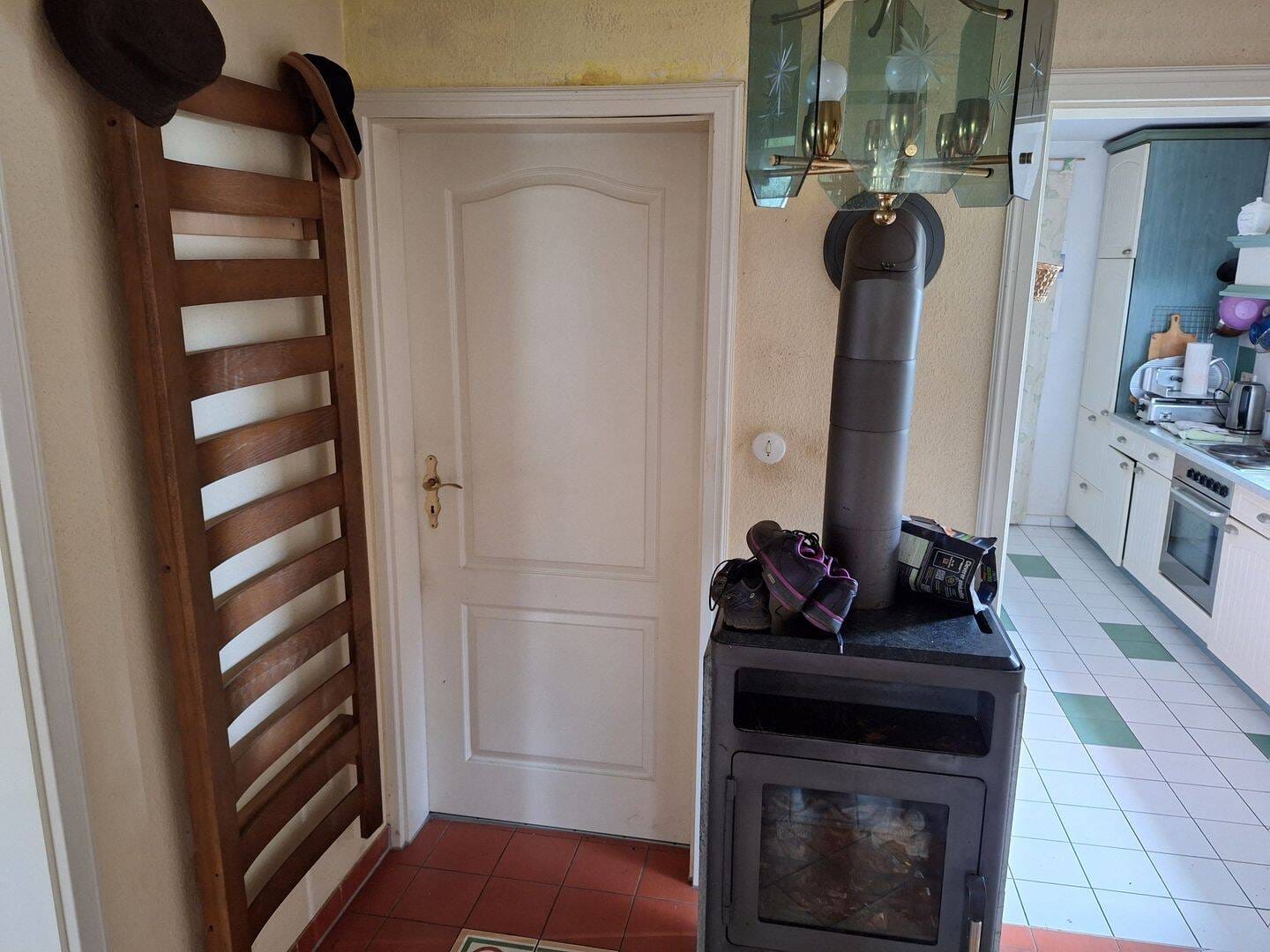 Immobilie in Wüstenrot - Handwerker aufgepasst, charmantes Einfamilienhaus mit viel Potential - Bild 2