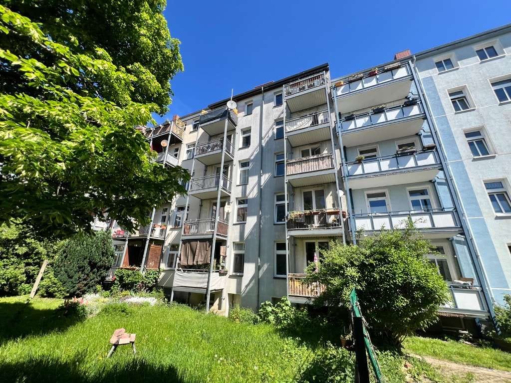 Immobilie in Rostock - Renditesicheres Mehrfamilienhaus mit Balkonen - Bild 0