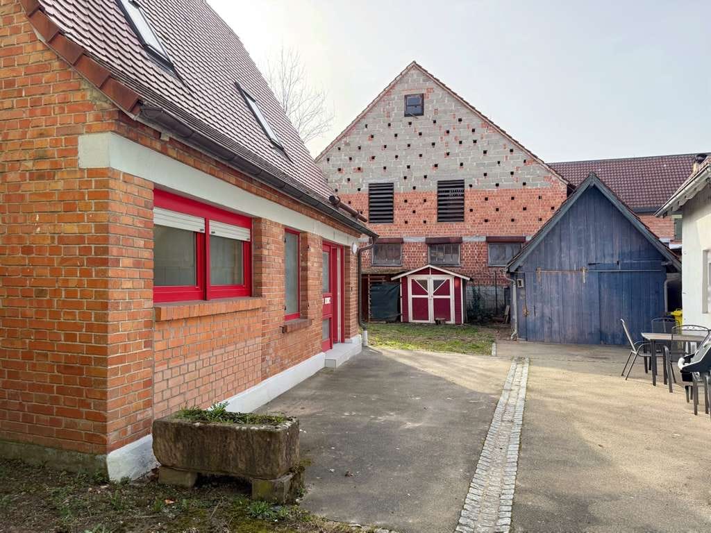 Immobilie in Rudersberg - Backsteinhaus in Rudersberg – Einfamilienhaus mit Scheune, Garten und viel Potenzial - Bild 1
