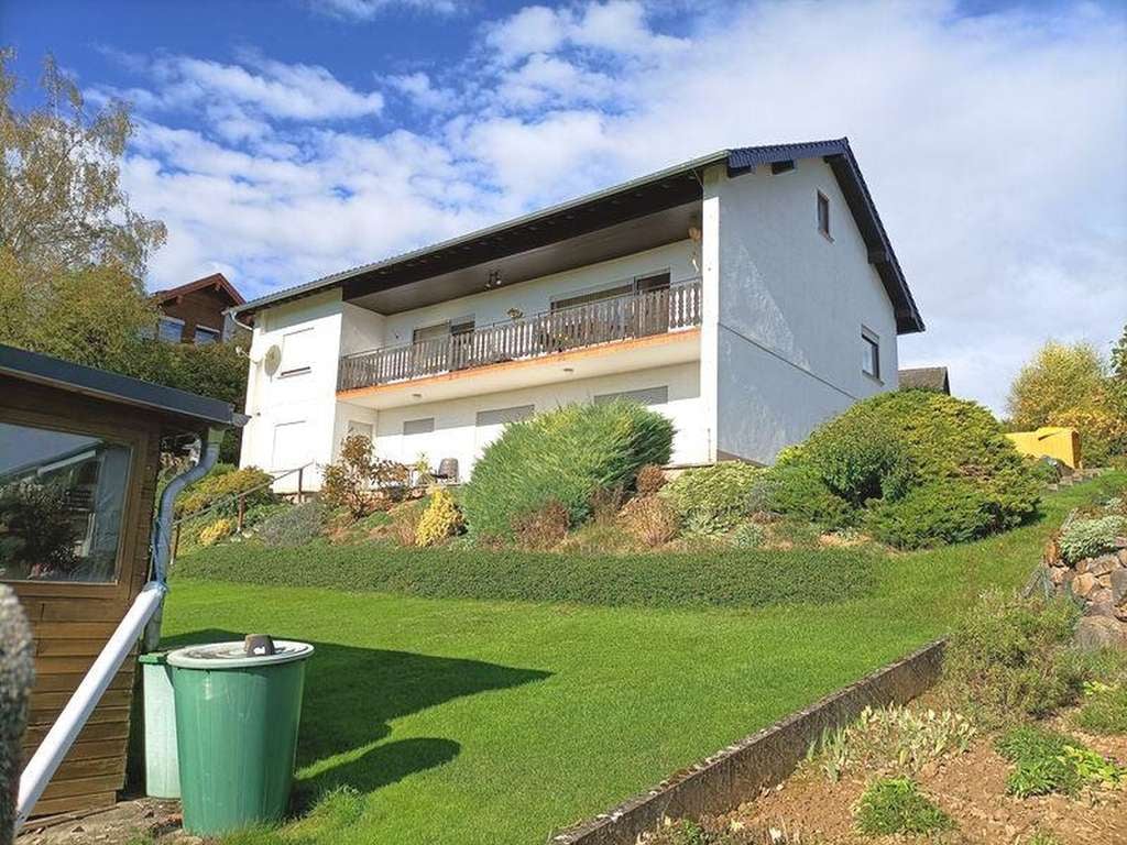 Immobilie in Holzheim - Einfamilienhaus mit Einliegerwohnung, Mehrgenerationenhaus, Garten, Garage, Burgblick - Bild 2