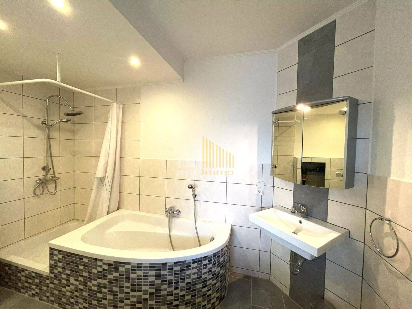 Immobilie in Zerf - Moderne Erdgeschosswohnung in Zerf - großzügig und energieeffizient - Bild 3